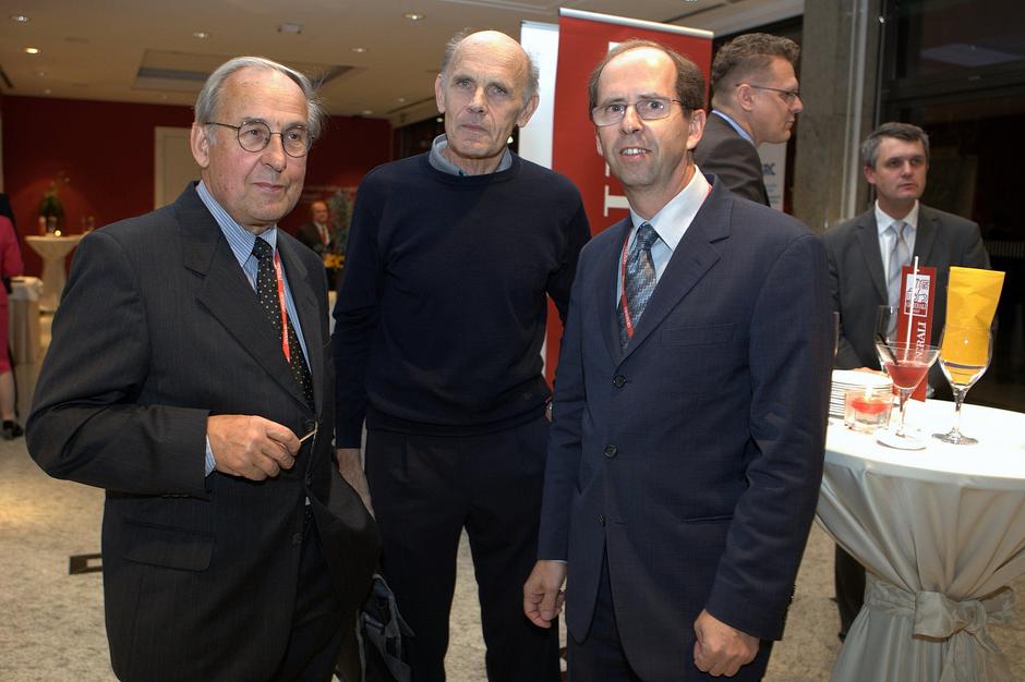 Dr. Ivan Ribnikar, Ekonomska fakulteta Univerze v Ljubljani, Velimir Bole in prof. dr. Dušan Mramor, dekan Ekonomske fakultete Univerze v Ljubljani 11. Poslovna konferenca Portorož | Avtor: mediaspeed