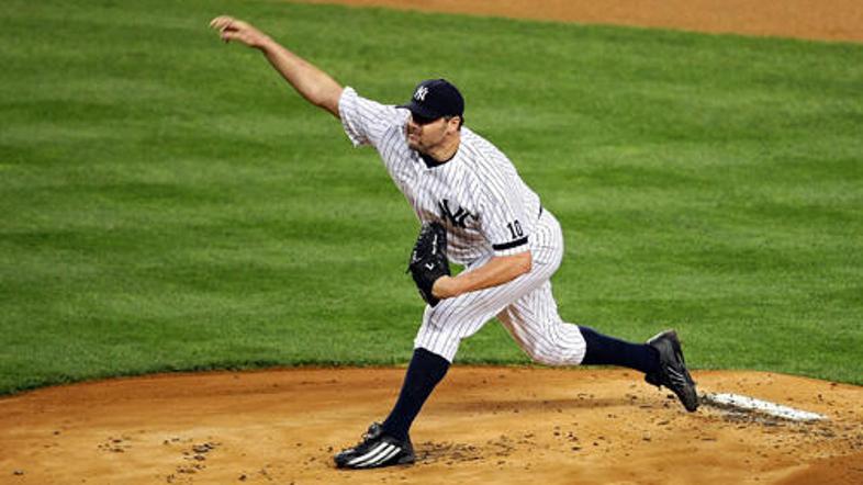 Prvi metalec New York Yenkeesov Roger Clemens je zanikal jemanje poživil.