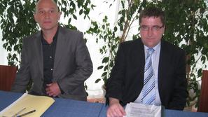 Emil Peternel (levo) in njegov pravni zastopnik Boštjan Penko.