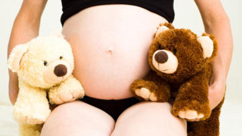 Slabost naj bi bila izrazitejša pri ženskah, ki nosijo dvojčka.