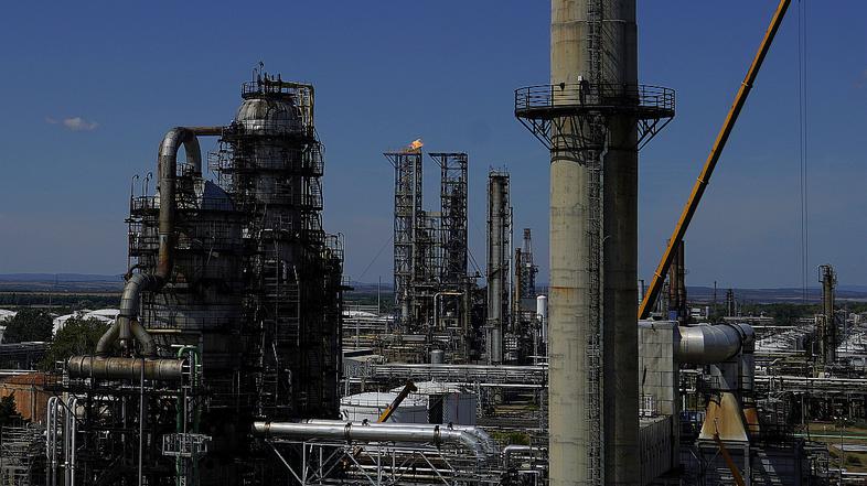 MOL donavska rafinerija Szazhalombatta