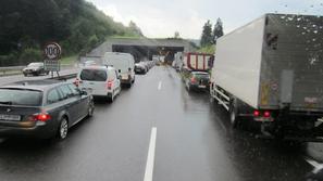 Nesreča v predoru Golovec.