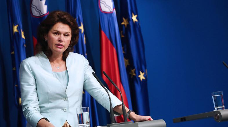 Slovenija 26.09.2013 predsednica slovenske vlade Alenka Bratusek daje izjavo za 