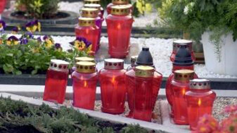 Zale svecke prvi november BOBO