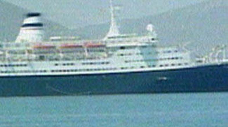 Za okužbo ljudi na krovu naj bi bil kriv norovirus, ki povzroča gastroenteritis.