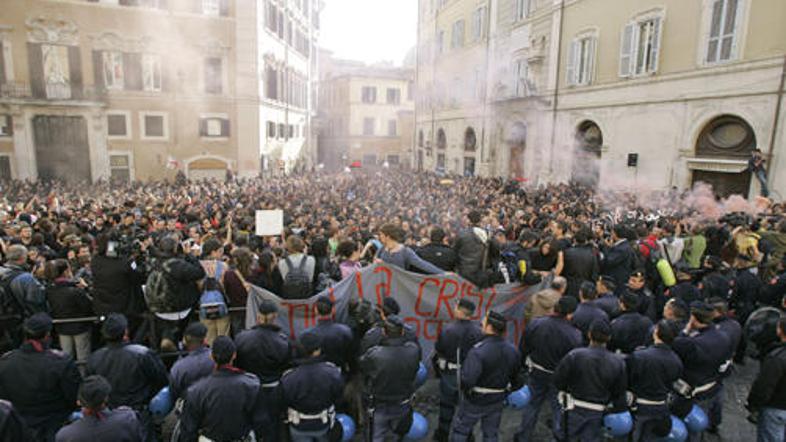 Študenti se ne strinjajo z reformami šolske ministrice Gelminijeve.