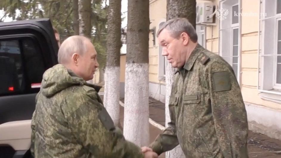 Vladimir Putin Valerij Gerasimov Kursk uniforma