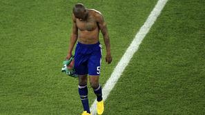 Galski petelini so ranjeni, Irci pa se naslajajo, in to s picami. (Foto: Reuters