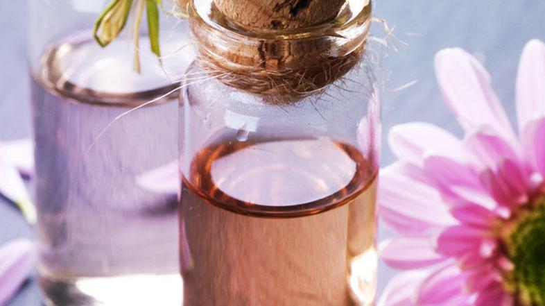 Cvetne esence nimajo stranskih učinkov in so primerne za vse, ki želijo izboljša