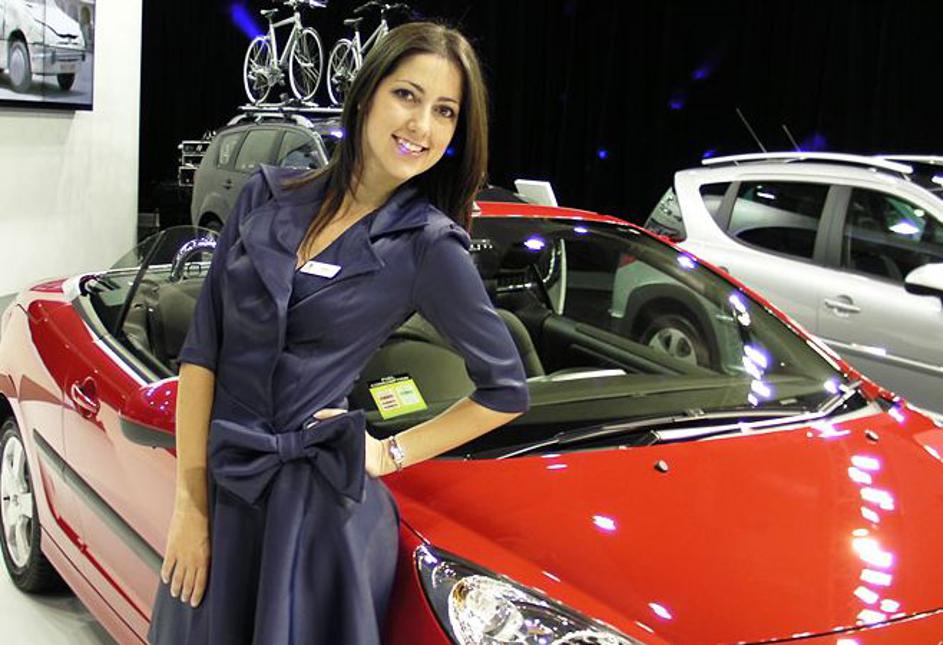 Hostese na avtosalonu v Melbournu