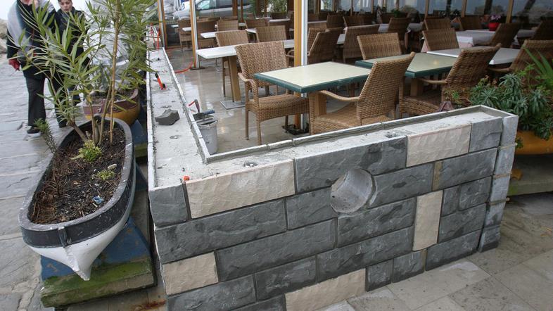 Ker je lastnik Restavracije Pavel postavil zid brez soglasja Občine Piran, v kra