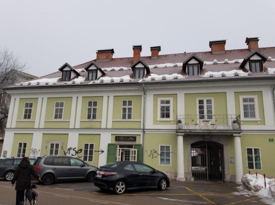 Stanovanje, ki ga prodaja Stanovanjski sklad JSS MOL, Petkovškovo nabrežje 67