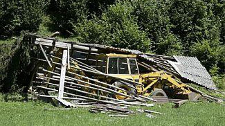 Nedeljsko neurje je poškodovalo od 26.000 do 28.000 hektarjev kmetijskih površin