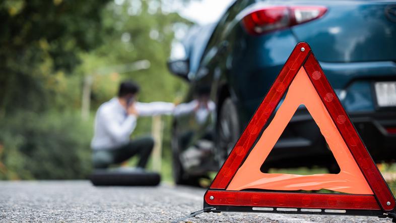 avtovleka, avto, pomoč na cesti