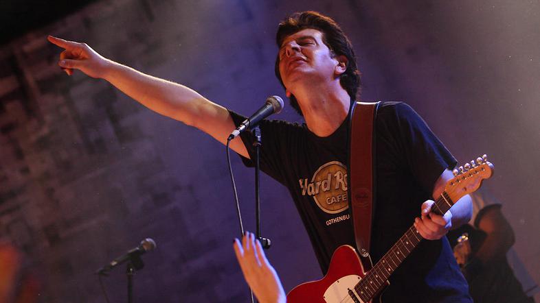 Bajaga je z Instruktori v Cvetličarni zbrani množici postregel z največjimi uspe