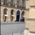 Rop prodajalne Bulgari v Parizu