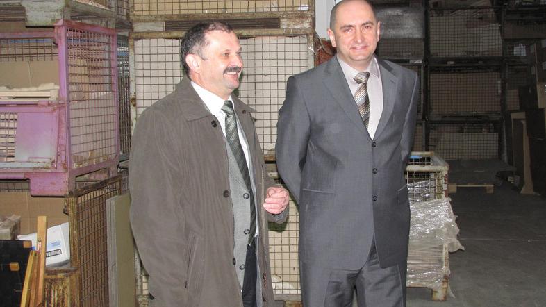 Andrej Kastelic (levo), predsednik nadzornega sveta Novolesa, ob Roku Barbiču, p