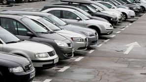 Avtomobili, parkirišče