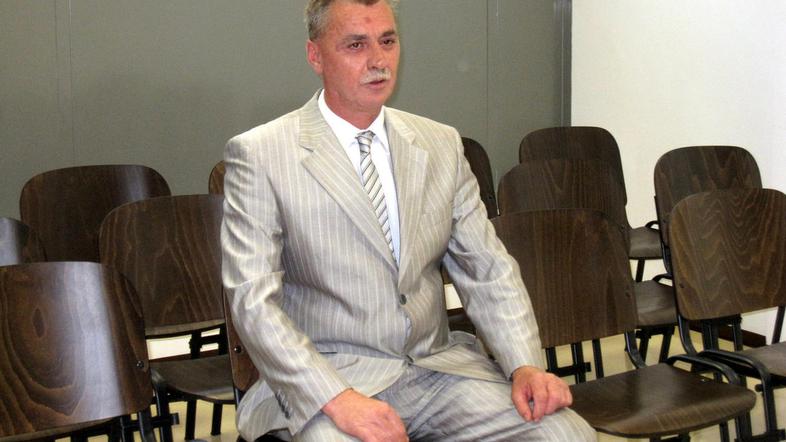 Iz Žunkovičevih vprašanj na sodišču je bilo razbrati, da bo število dijakov posk