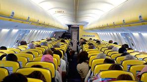 Irski nizkocenovni letalski prevoznik Ryanair je potrdil, da bodo na njihovih le