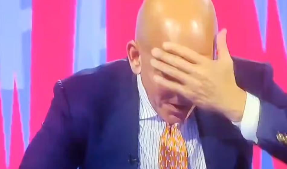 Podivjani Di Canio z glavo udarjal ob mizo, stvar je hitro postala resna