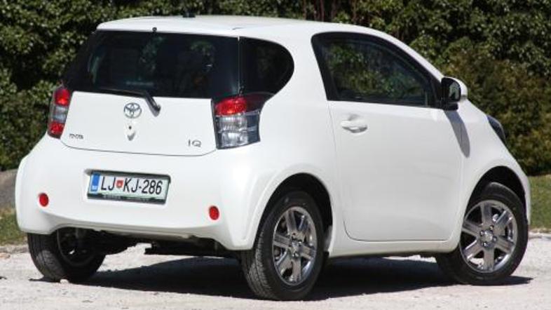 IQ je prvi pravi konkurent Smartovemu fortwo. Od slednjega naj bi ponujal več ud