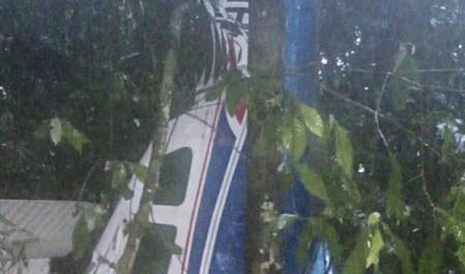 V strmoglavljenju letala umrlo 15 ljudi, med njimi tudi poslanec