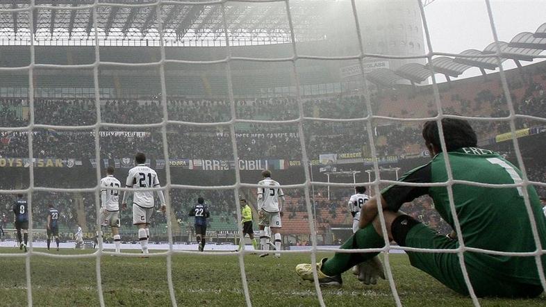 Frey Inter Milan Genoa Serie A Italija liga prvenstvo gol mreža stadion megla