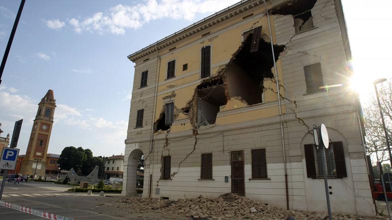 POTRES Italija Sant' Agostino BLIZU Ferrara