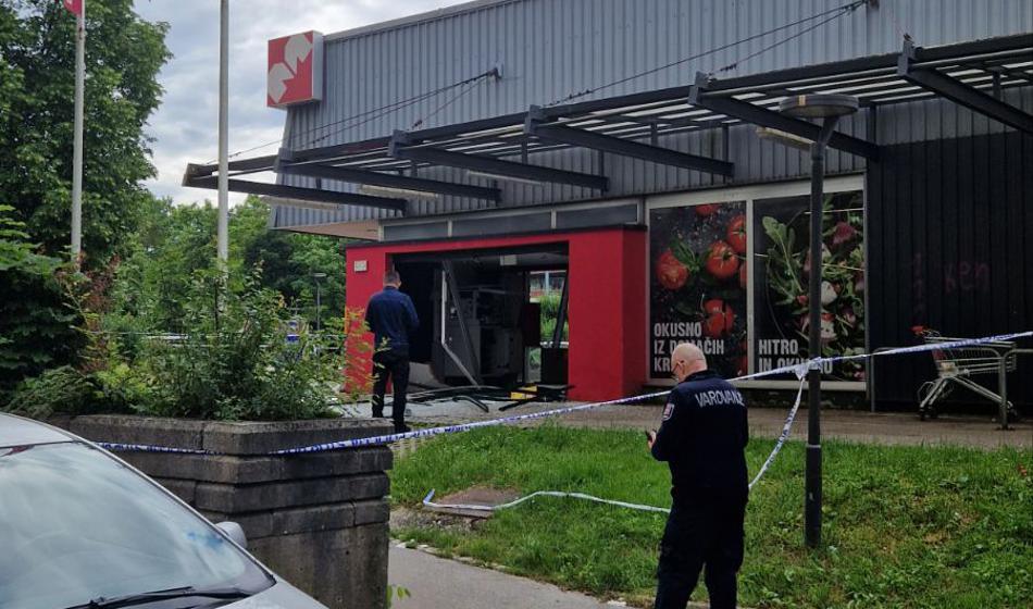 Pri Mercatorju razstrelili bankomat