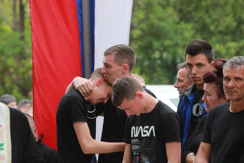 Pogreb žrtev v Srbiji | Avtor: Profimedia