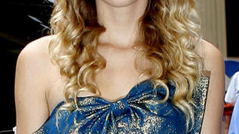 Z videzom v slogu zvezdnice Tylor Swift ne morete zgrešiti. (Foto: Flynetpicture
