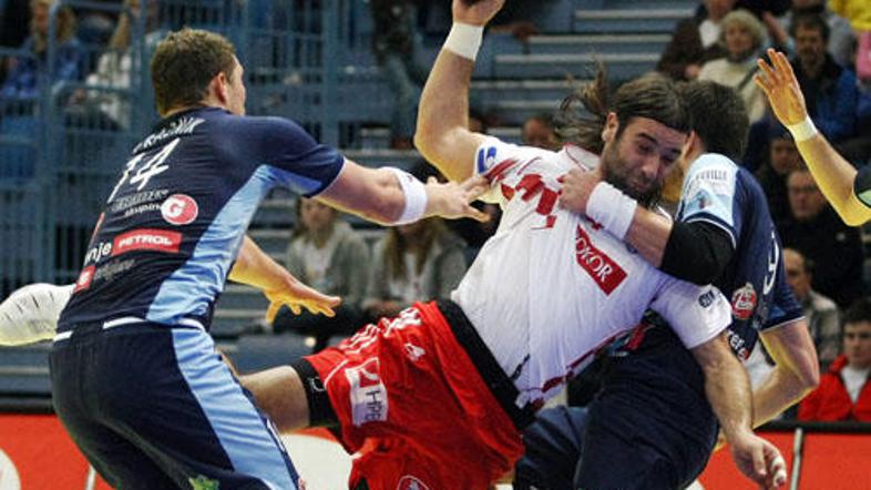 Rok Praznik in Jure Natek sta skušala zaustaviti Ivana Baliča.