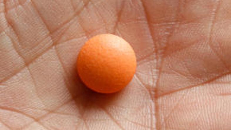 Rajši kot vitaminske nadomestke uživajte sveže sadje in zelenjavo.