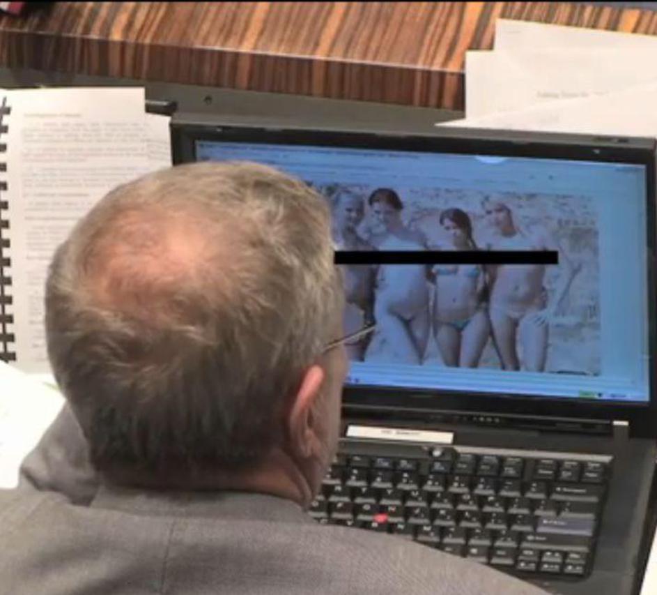 Senator Bennett (Foto: Youtube)