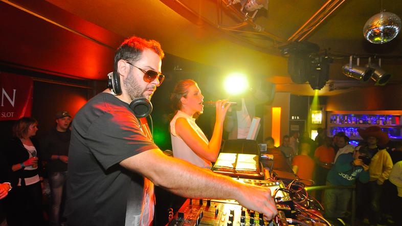 Tivoli norel ob ritmih Tom Boxerja