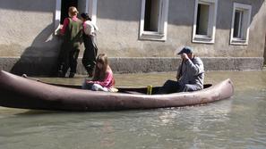 Povprečna pomoč Rdečega križa za odpravljanje posledic poplav bo 720 evrov. (Fot