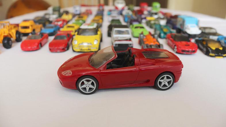 Hot wheels modelček