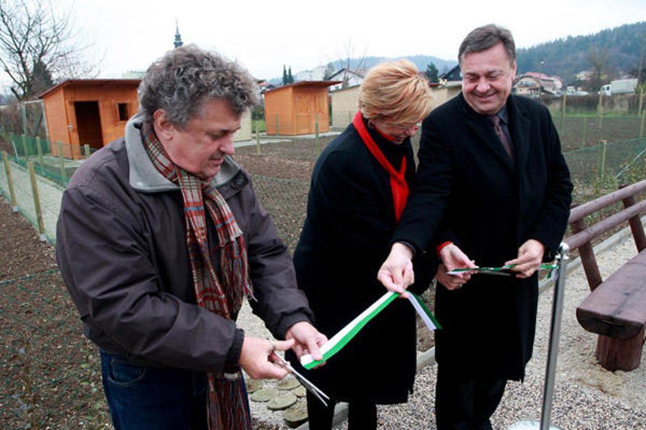 Vodja projekta Helena Regina je povedala, da so v območje za postavitev vrtičkov