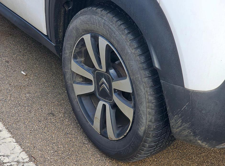 pnevmatike, gume | Avtor: Matija_Janežič