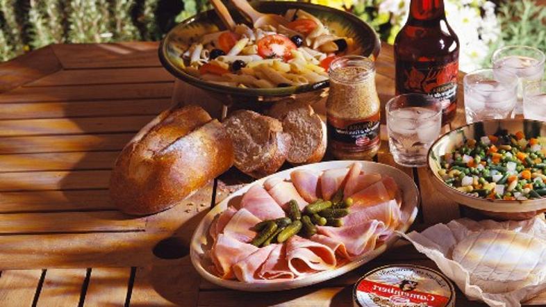 narezek, sir, salama