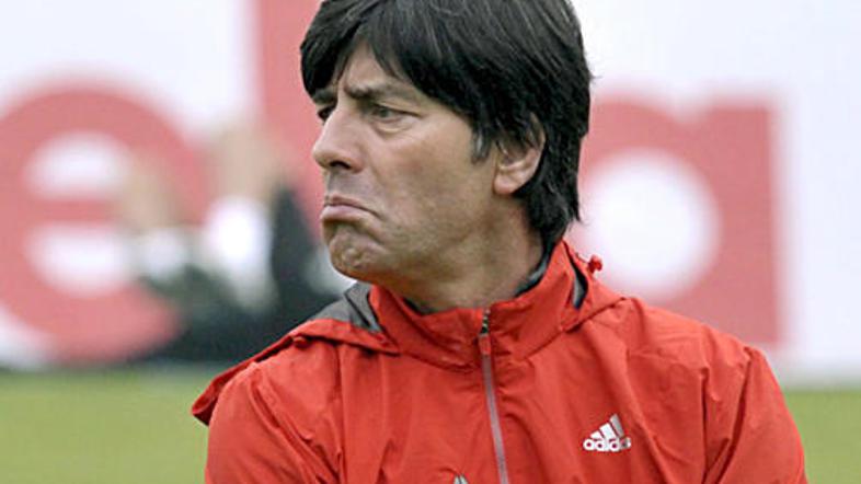 Ali je Joachim Löw (na sliki) nekoliko užaljen zaradi kritik ali pa je Michael B