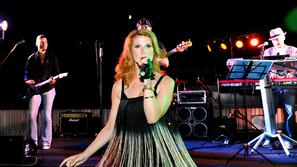 Kristalna zabava pregnala oblake