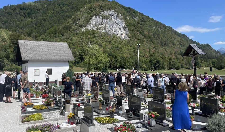 Foto: Tako ganljivo so pokopali Mileno Zupančič