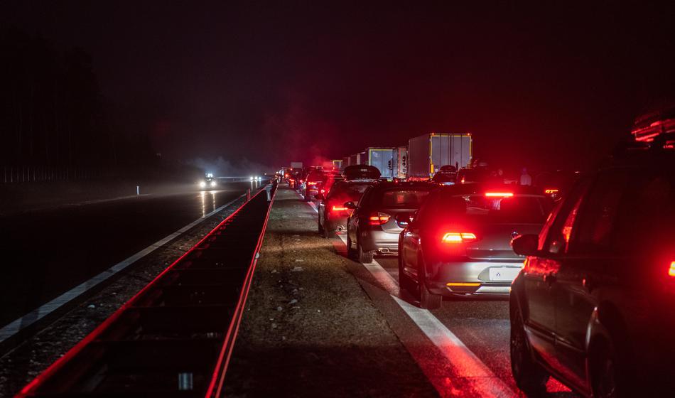 Zaprta avtocesta: Promet je ustavila huda nesreča