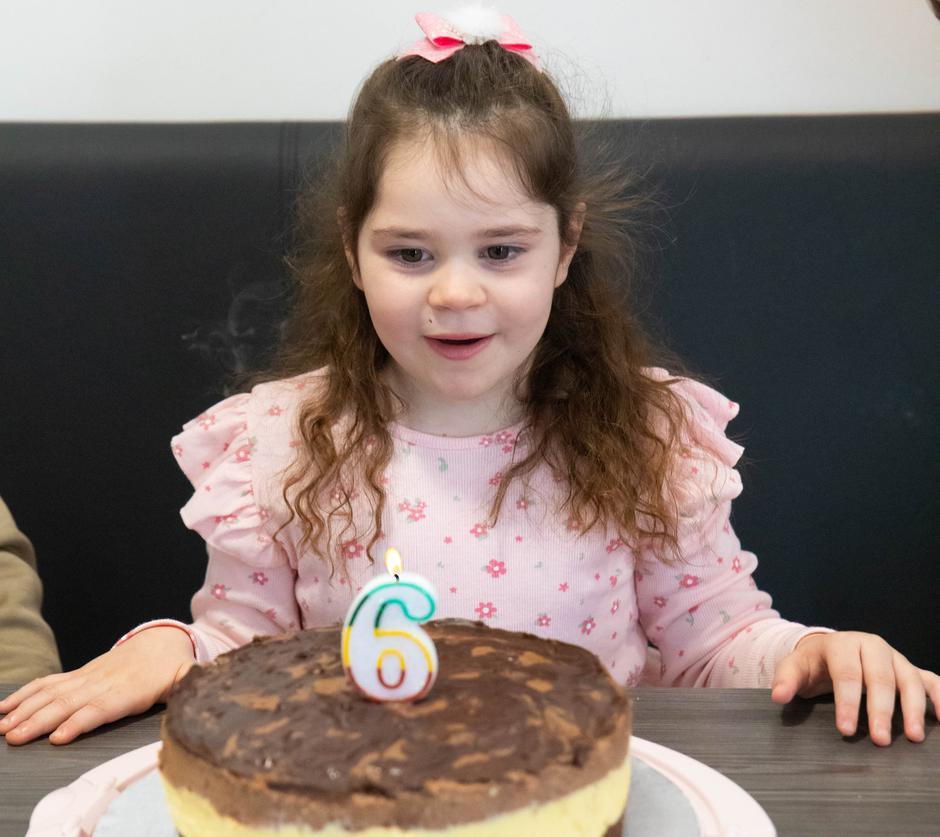 Karolina na svoj šesti rojstni dan | Avtor: Viljem Julijan