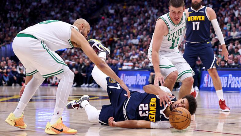 Denver Nuggets : Boston Celtics
