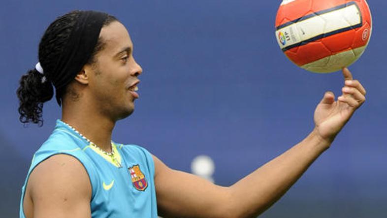 Spet se govori o Ronaldinhovi selitvi. Želimo si, da bi spet gledali njegove vra