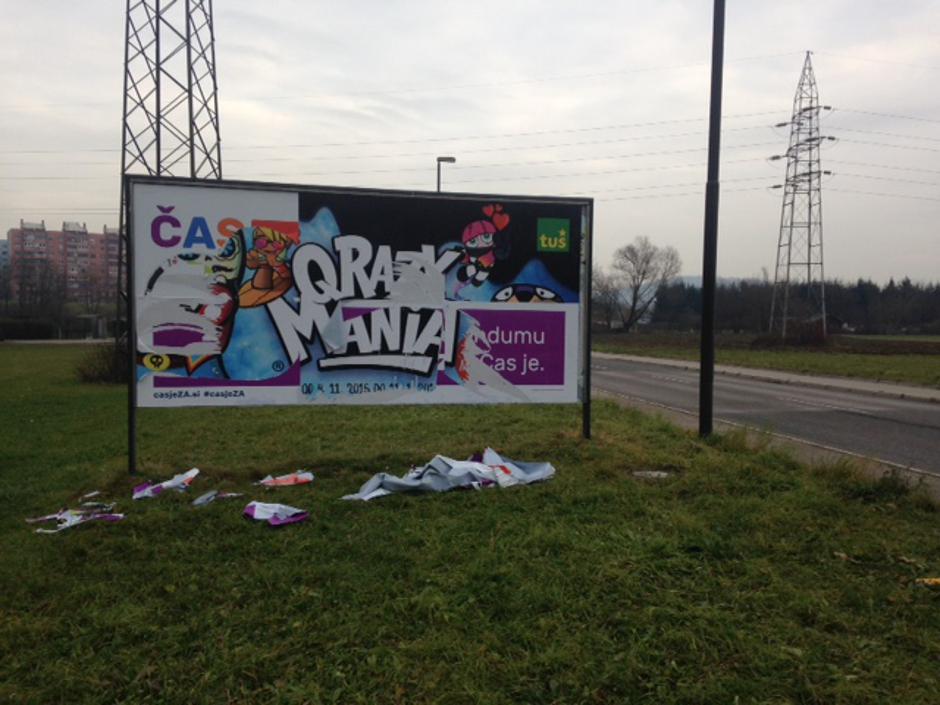 Uničen plakat kampanje ZA | Avtor: kampanja ZA