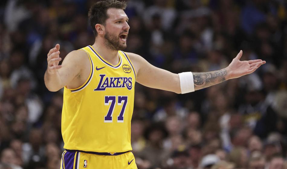 Dončić le še eno tehnično napako oddaljen od suspenza